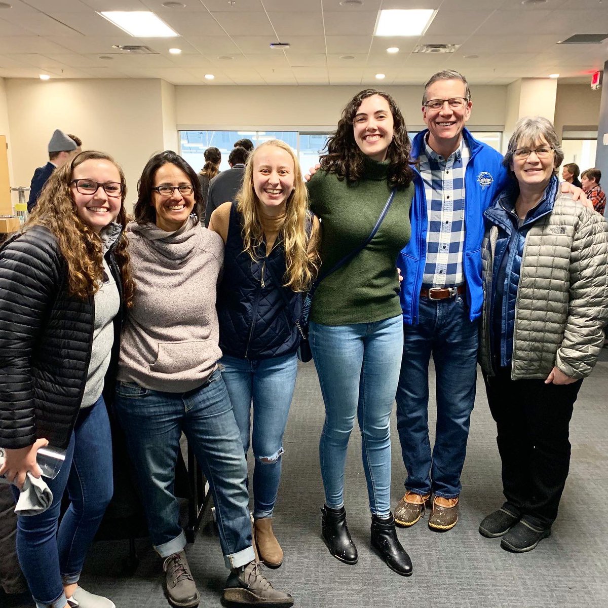 JamesHerbert's tweet photo. Amazing hockey game last night where the #Noreaster men won 9 to 0! Really enjoyed the alumni reception for the athletic training program before the game. @UNEhockey @UNE_Hockey @UNESports #noreasterpride #unehockey https://t.co/v3ZMe3VTLp