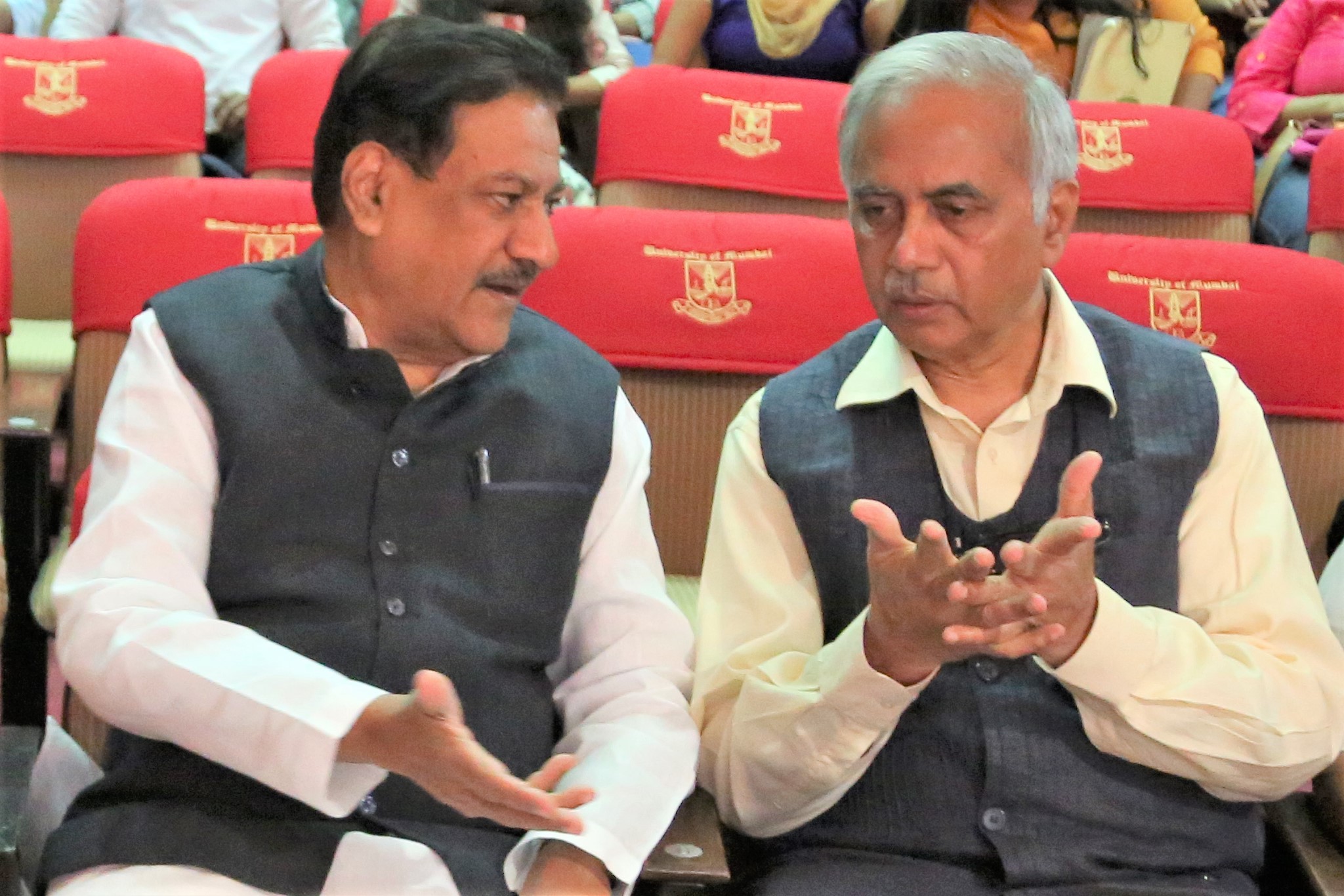 Seshadri Chari Informed Decent Debate On Caa Nrc Npr With Academician Dr Uttara Sahasrabuddhe Of Uni Mumbai Affable Politician Prithvrj Pr Guru Sujitnair90 Highly Disciplined Scholarly Students Of My City