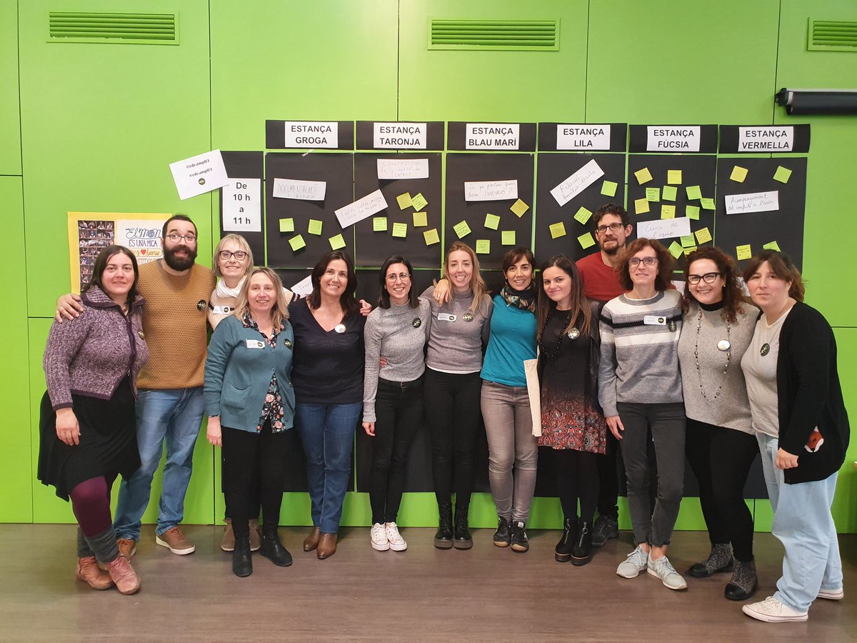 FatiAviles's tweet photo. S'acaba un dia complet gaudint del #Edcamp03 amb grans professionals del col•lectiu. 💚
Hem compartit el matí al voltant de com acompanyar el conflicte, vida quotidiana, relació família-escola, temps i espai, innovació, etc. 💬 https://t.co/wuuQr6NnRt