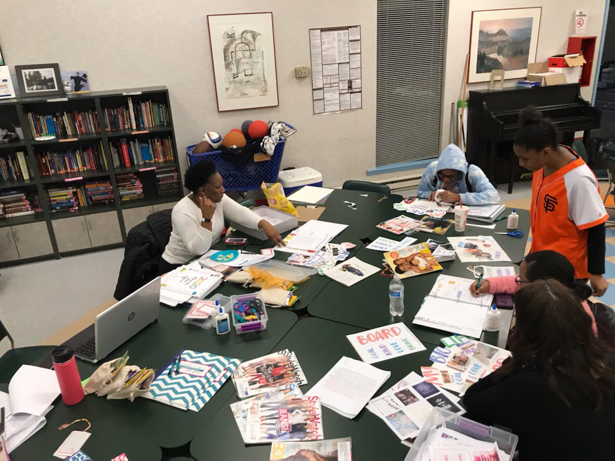 aka_MsBridget's tweet photo. SI/Toms River #soroptimistsatwork facilitating this year’s Dream It Be It Career Support mentoring session that gives us a chance to share  these #mentoring moments. #NationalMentoringMonth #visionboards #soroptimist #dreamitbeit #lyd https://t.co/cC2izHRdap