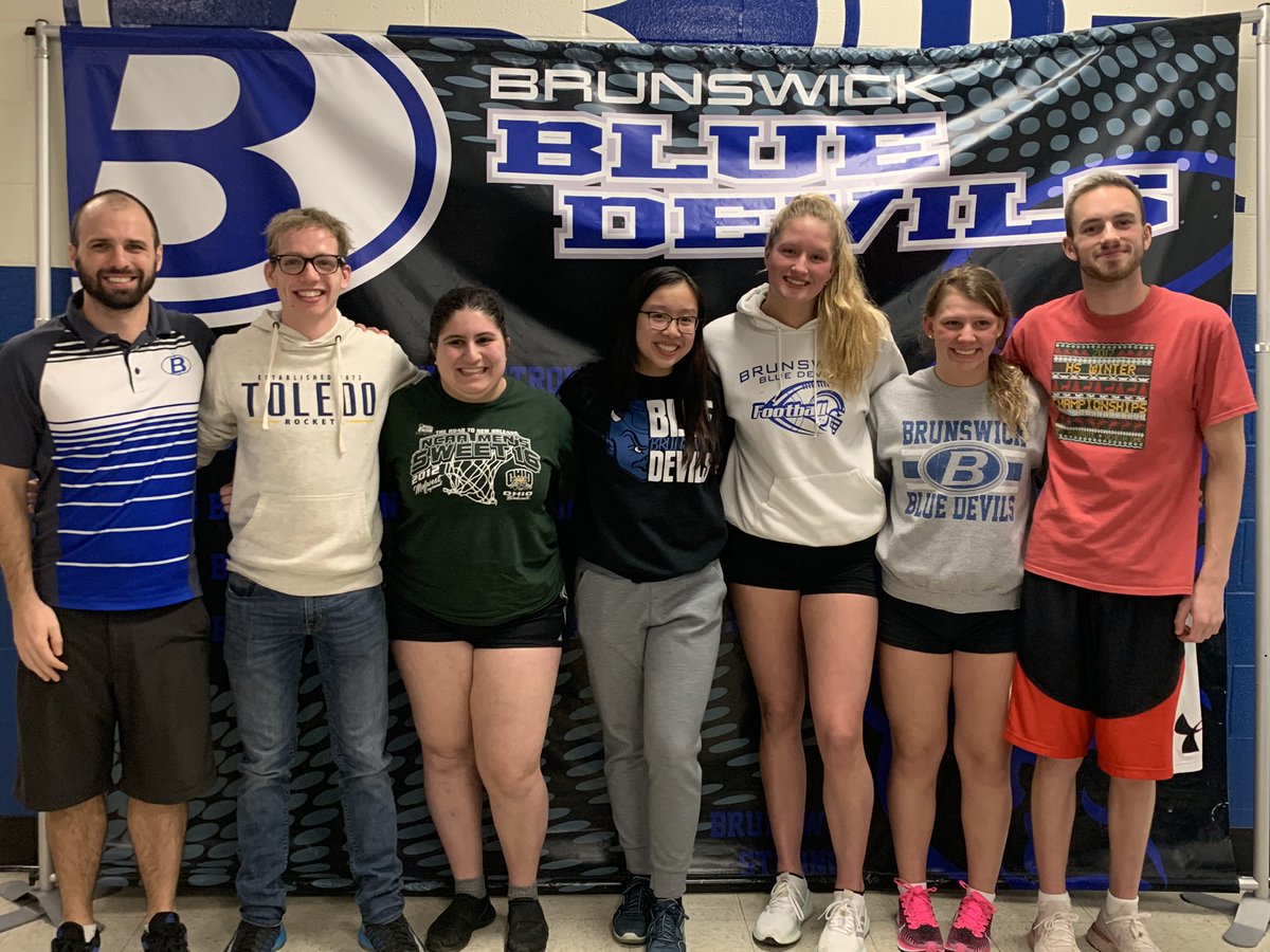 Senior night tonight! Come support these talented swimmers as the prove that getting up at 4:30am to practice does pay off! 🏊‍♂️💙