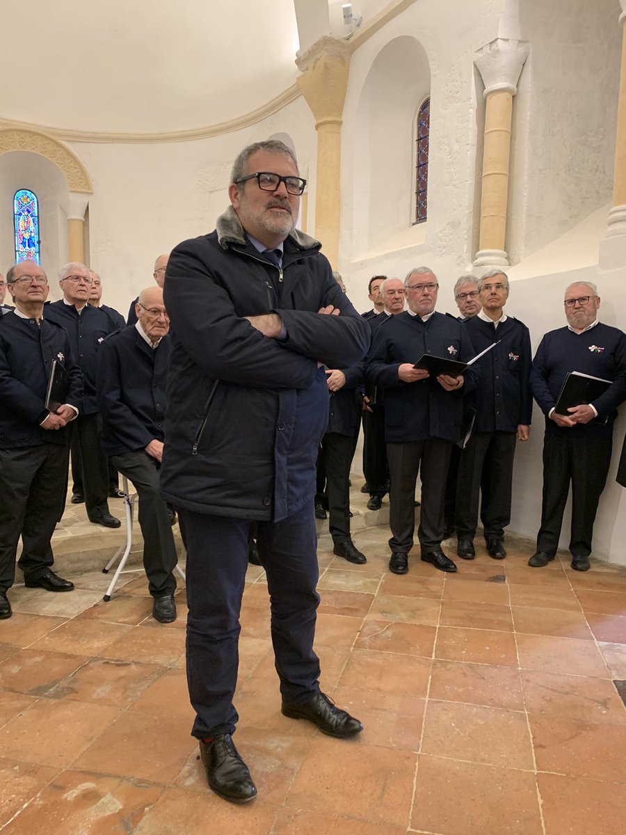 LalandeBernard's tweet photo. Invitation de Pierre Rosé maire de #Salignac de #Mirambeau pour une découverte de l’extraordinaire rénovation de l’église du XII e du village. Magnifique @departement17 où les discours @charentais sont accompagnés de chants #basques https://t.co/WC40bQJgDb
