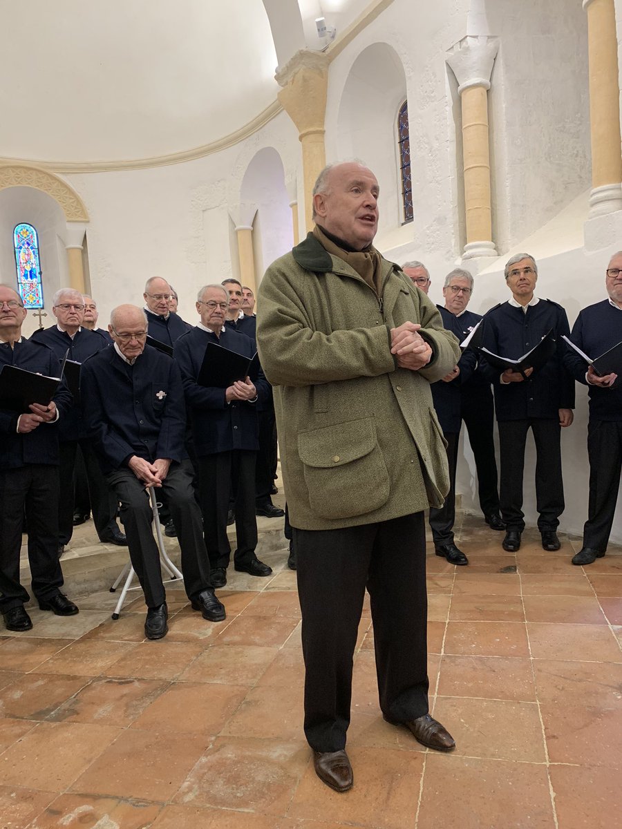LalandeBernard's tweet photo. Invitation de Pierre Rosé maire de #Salignac de #Mirambeau pour une découverte de l’extraordinaire rénovation de l’église du XII e du village. Magnifique @departement17 où les discours @charentais sont accompagnés de chants #basques https://t.co/WC40bQJgDb