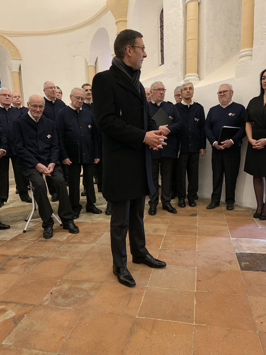LalandeBernard's tweet photo. Invitation de Pierre Rosé maire de #Salignac de #Mirambeau pour une découverte de l’extraordinaire rénovation de l’église du XII e du village. Magnifique @departement17 où les discours @charentais sont accompagnés de chants #basques https://t.co/WC40bQJgDb