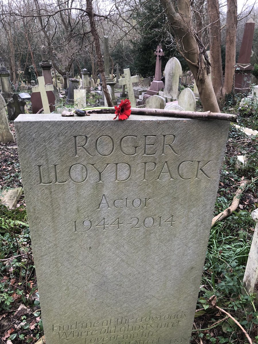Farmer_Boycie's tweet image. Went to pay my respects to a national treasure (Trigger) ❤️❤️❤️ Only Fools &amp;amp; Horses Legend Roger  Lloyd Pack. FOREVER IN OUR HEARTS. @BeingBoycie @SueHolderness