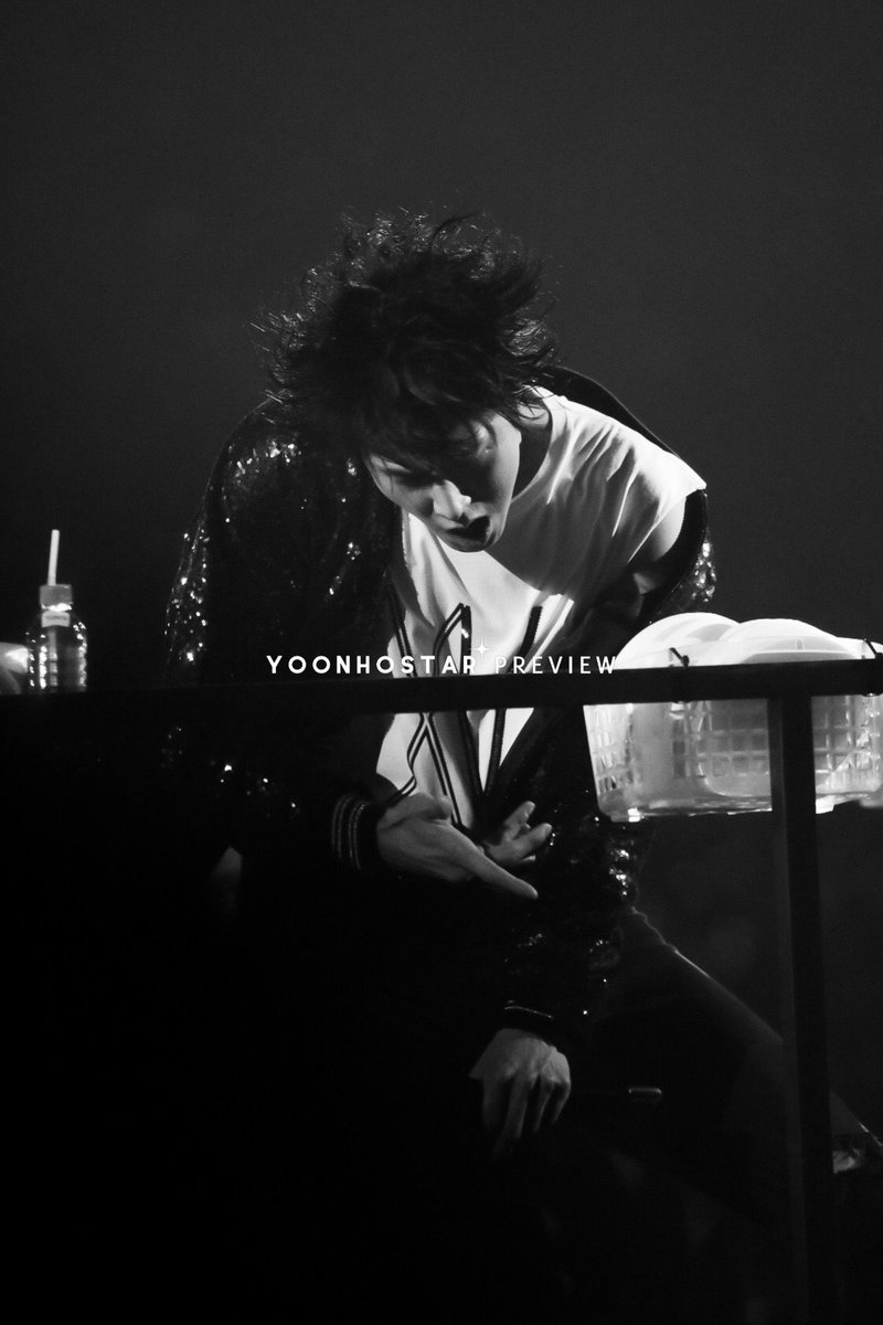 yumo1010's tweet image. 身も心も捧げるような、熱く激しいパフォーマンスが私を惹きつけて離さない。

#東方神起LIVETOUR2019_XV 
#DVDマルチ
#個人バージョン