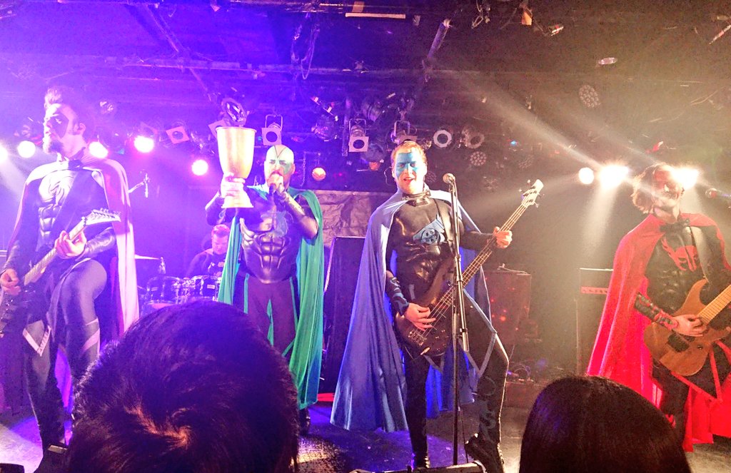 AR_takeyoshi's tweet photo. #今日の合戦場
1.#Rakshasa 
お百合殿の声がのびやかに御座いました！
2.#Grailknights 
聖杯を奪われ取り返しハッピーエンドで終えた騎士達
3.#TwilightForce 
それがしは我が陣以外で初抜刀に成功！
4.#AlessandroConti 
イタリアンメタルフェス以来久々にコンティと。後日良い知らせをするで御座る https://t.co/Z1d9ChhZeO