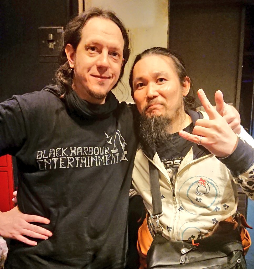 AR_takeyoshi's tweet photo. #今日の合戦場
1.#Rakshasa 
お百合殿の声がのびやかに御座いました！
2.#Grailknights 
聖杯を奪われ取り返しハッピーエンドで終えた騎士達
3.#TwilightForce 
それがしは我が陣以外で初抜刀に成功！
4.#AlessandroConti 
イタリアンメタルフェス以来久々にコンティと。後日良い知らせをするで御座る https://t.co/Z1d9ChhZeO