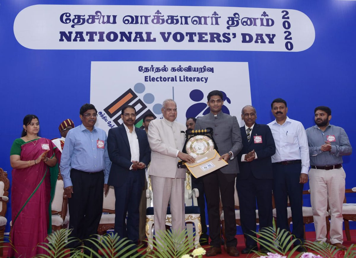 CollectorTuty's tweet photo. The Collector received the Best Collector Award from the Honble Governor of Tamilnadu for best electoral practices,  SVEEP Accessible Elections during the LokSabha Elections 2019.The award was presented during the National VotersDay function in the presence of Chief Secretary,CEO https://t.co/dqdvIDzz1c