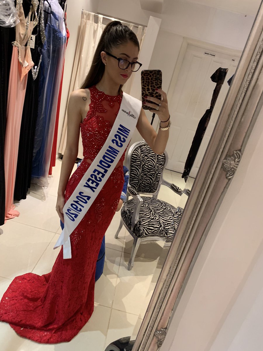 poppyevans99's tweet photo. #missgb #missmiddlesex #missgreatbritain 🇬🇧❤️ dress shopping https://t.co/2cAT6ci1h4