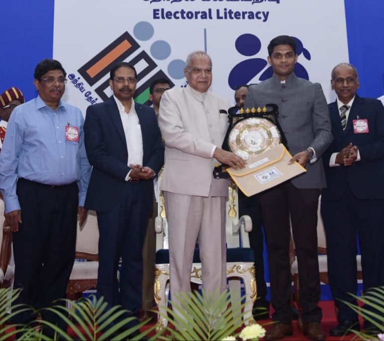 CollectorTuty's tweet photo. The Collector received the Best Collector Award from the Honble Governor of Tamilnadu for best electoral practices,  SVEEP Accessible Elections during the LokSabha Elections 2019.The award was presented during the National VotersDay function in the presence of Chief Secretary,CEO https://t.co/dqdvIDzz1c