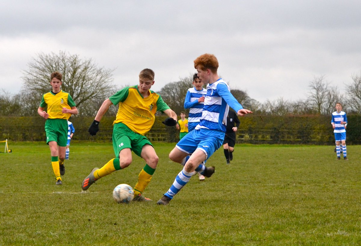 HC_SchoolsFA's tweet photo. Great character shown by Harrogate and Craven U15s, eventually coming away with a hard earned victory over a very good Rotherham Schoolboys side. Goals from A. Carpenter, A. Cassells and N.Young. 🔵⚪️🔵⚪️🔵⚽️👏👏👏 https://t.co/i9dWcts8g2