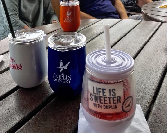 duplinwinery's tweet photo. There's no rule that says you have to drink Duplin out of a Duplin branded cup ... but we think they are pretty cool! 😎🍷
Some are here https://t.co/tI5qa8efhT and even more are at our shops. #WineCups #FavoriteCups
(📷 by Monica Olson Miller) https://t.co/zNIgh18UG2