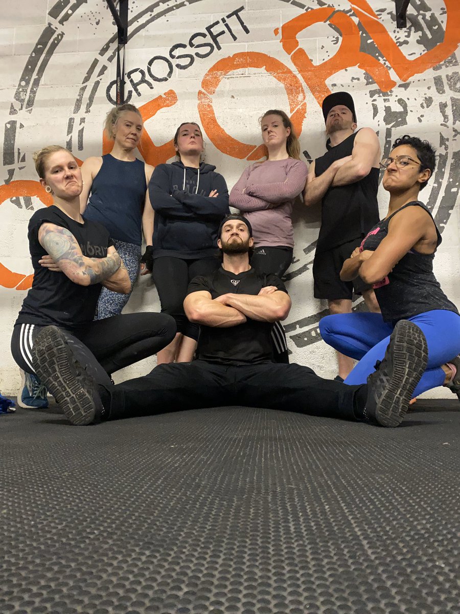 Banging session today with the Super Saturday crew! Power poses all round 💪🏻☹️👍🏻. 

#crossfit #jamesjowseytraining #kickthetree #fitness #theanselmo #supersaturday #team #priority6 #totumfitness #totumperformance #boom💥