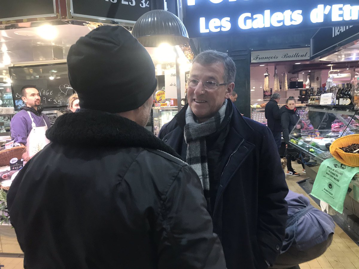 PierreGaboriau's tweet photo. A la rencontre des commerçants du marché couvert de #Passy. Les commerces de proximité ont un rôle particulier dans la vie des quartiers du 16ème.
Aidons les à continuer à faire vivre notre arrondissement. #jaimemon16 https://t.co/aZUPeTuBkB