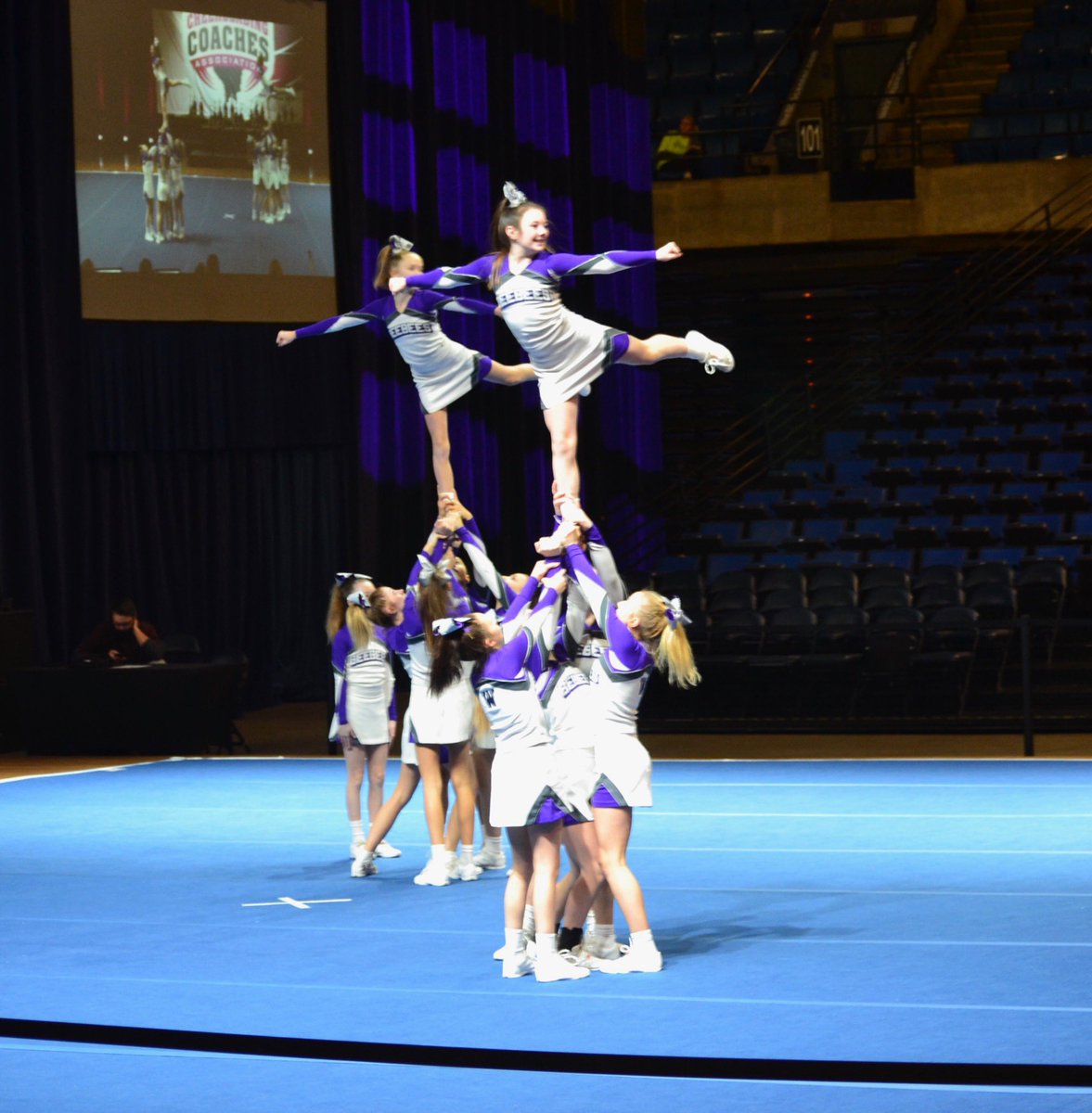 Williamsville Jr. High Cheer (BeeBee_Cheer) Twitter