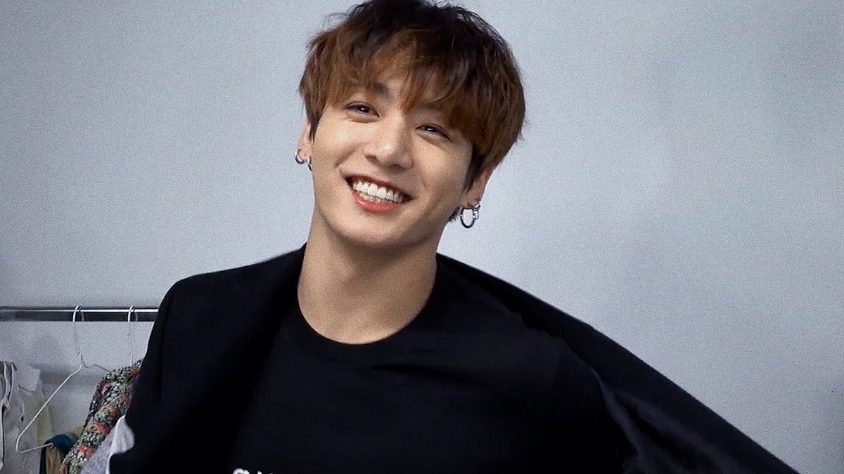 ❃.✮:▹ 50/365my smiley honey boy i love you so much, i know how you’ll be excited to perform in a few days i just hope you enjoy every single second<33