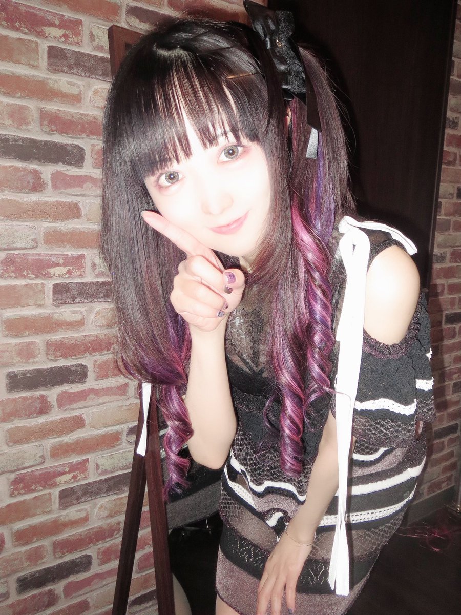 tahion_white's tweet photo. #みーうーにゃ〝ー ฅ^ΦωΦ^ฅ
#ゆきのんみうにゃ主催フリマライブ!
#みうにゃセトリ 1幕
1. #メタウサ姫黒ゆかり王国ミサ
2. #neverever
3. #monster
4. #cryhero
#みうにゃセトリ 2幕
1. #truəend
2. #mofu
3. #fancybabydoll
今日もライブ楽しかー
2020/1/25(土)
#秋葉原
#秋葉原colors
#望月みうな https://t.co/oNMvmBnpk3
