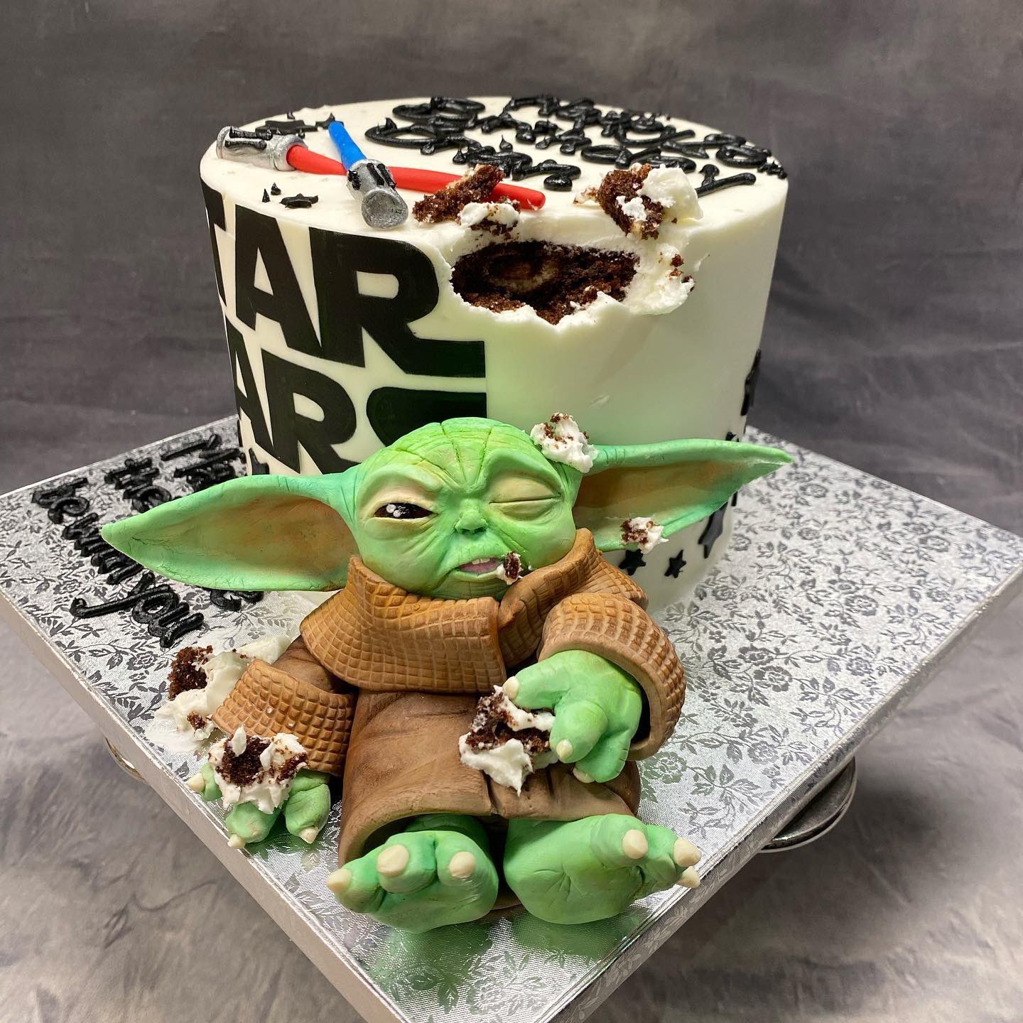 تويتر Imaginary Cakes على تويتر So Excited To Share These Pics Move Over Sleeping Unicorns Baby Yoda Is Here We Can T Get Over The Cuteness Of This Cake
