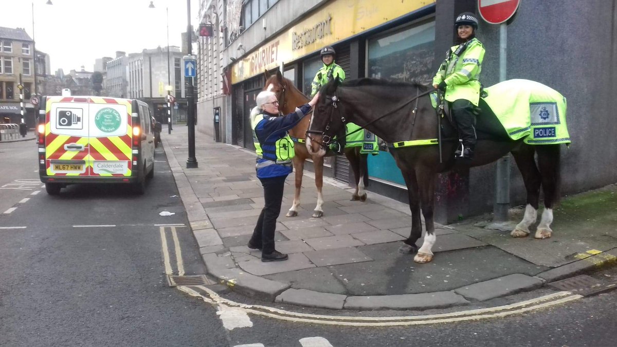 Team 1&amp;4 working in partnership with police to tackle ASB issues in Halifax Town Centre @CMBC_CSRT