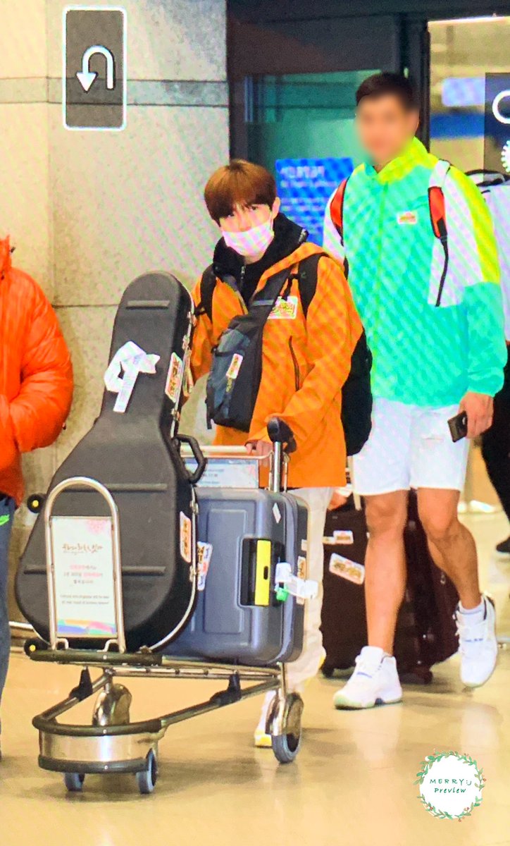 0527_merryJ's tweet photo. 200125 ICN

드디어 김재환보유국 🥺
몽몽 고생해써 😭😭😭😭😭😭 

#김재환 #KIMJAEHWAN https://t.co/vv7peTmHpC