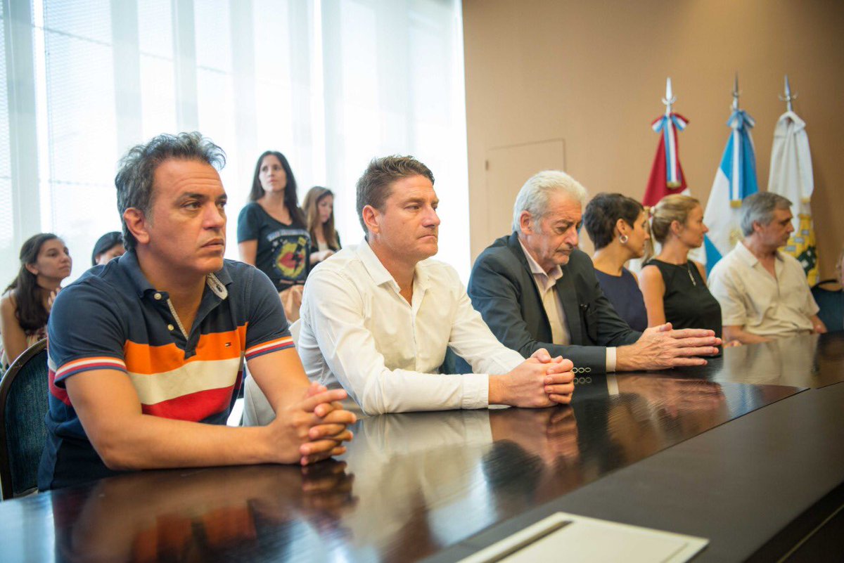 leonardolimia's tweet photo. #DerechoAlVerano en Barrio Quebracho. Reunión con instituciones en #ParqueEducativo Zona Sur. Firma convenio @gobdecordoba @MuniCba @PresidenciaAR #EconomiaPopular . Recorrido por Barrio Ampliacion Ferreyra con el #CentroVecinal. @LegislaturaCBA https://t.co/68rySluVJk