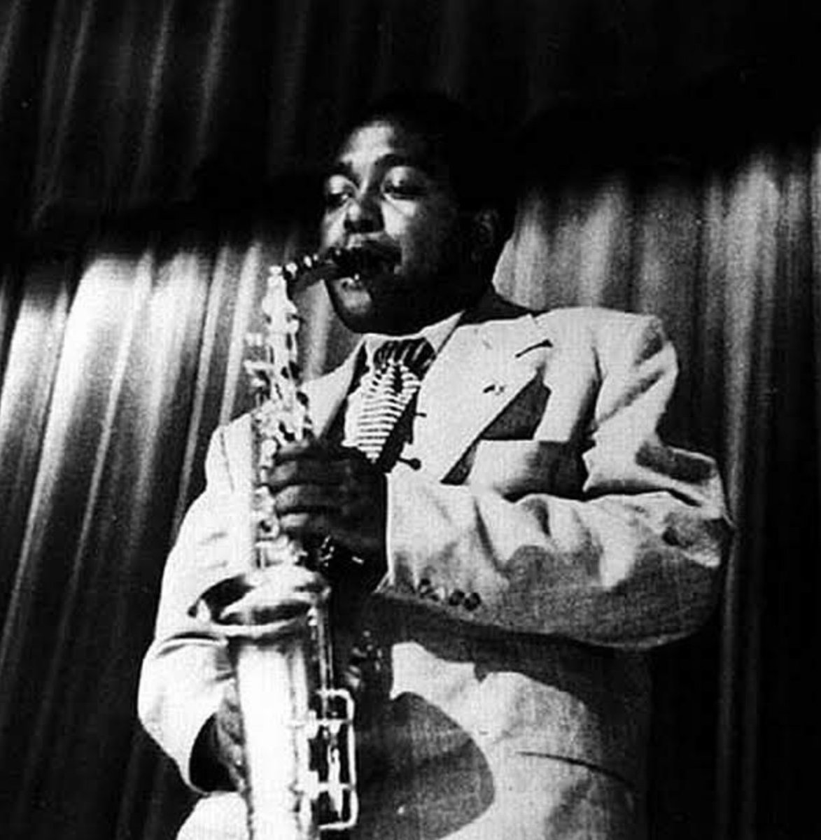 CharlieParkerKC's tweet photo. Be the first to receive the latest Bird updates, photos and news when you sign-up for the official Charlie Parker newsletter! https://t.co/5MWIckrZZj
—
#CharlieParker #CharlieBirdParker #ChasingTheBird #Bird100 #Bird2020 #Birdland #BirdLives #Newsletter #EBlast #MailingList https://t.co/AVRCQ18A0p