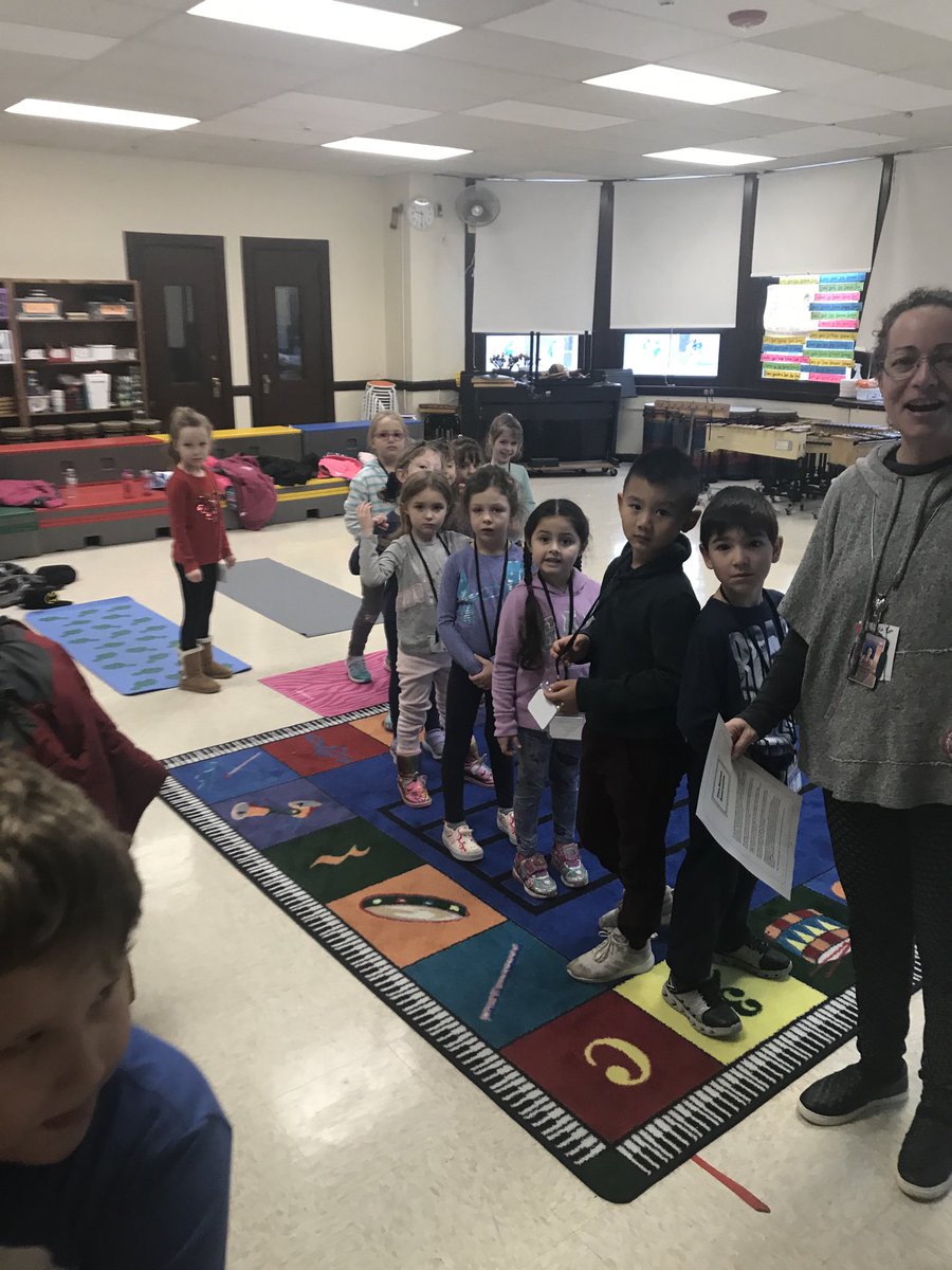 LbCamp's tweet photo. Our yoga students are taking a mindful walk to learn how to use all of their senses. ⁦@RomanelliPaul⁩ ⁦@jengallagherlb⁩ #ProudtobeLB https://t.co/bJGqK4IzFk
