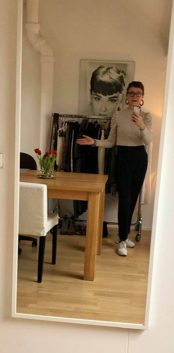 ostyling's tweet photo. Klaar voor #Kleur- en #Stijladvies Robert en Esther. #broer #zus #cadeau https://t.co/i82XVF6U3O https://t.co/d4wt1qGusD