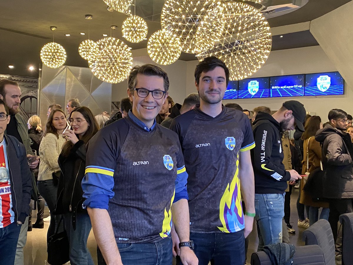 CapgeminiEngFR's tweet photo. #AltranEsportCup 2⃣  Notre DG affronte 2 collaborateurs Altran : Robin sur #Fifa et Damien sur #mariokart compliqué face à l'excellent niveau de nos #gamers 💪 https://t.co/k6thTGftDc