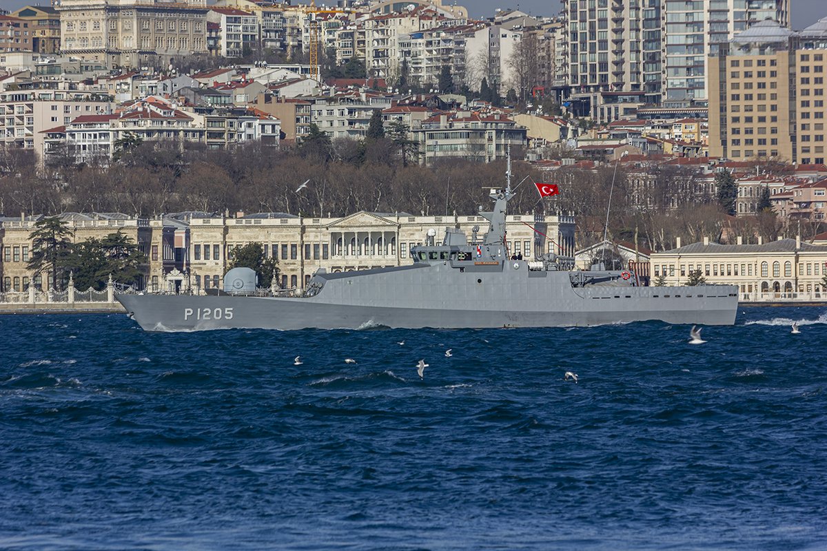 OguzEroguz1's tweet photo. #TurkishNavy's #TuzlaClass patrol boat #P1205 #TCGKarabiga transited #Bosphorus towards Marmara. https://t.co/2XPuJEJqmK