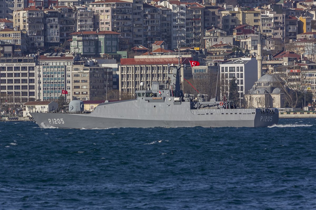 OguzEroguz1's tweet photo. #TurkishNavy's #TuzlaClass patrol boat #P1205 #TCGKarabiga transited #Bosphorus towards Marmara. https://t.co/2XPuJEJqmK