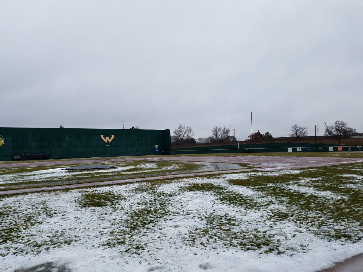 SABRSouthernMI's tweet photo. At @waynestbaseball for @AnthonyBass52 pitching camp today. Indoors of course but checking out Harwell Field which has a Green Monster of it's own. Also a replica of Ebbets Field Scoreboard & tributes to Ernie Harwell in the little museum.
#harwellfield #waynestatebaseball https://t.co/Dvw2gOIrg9