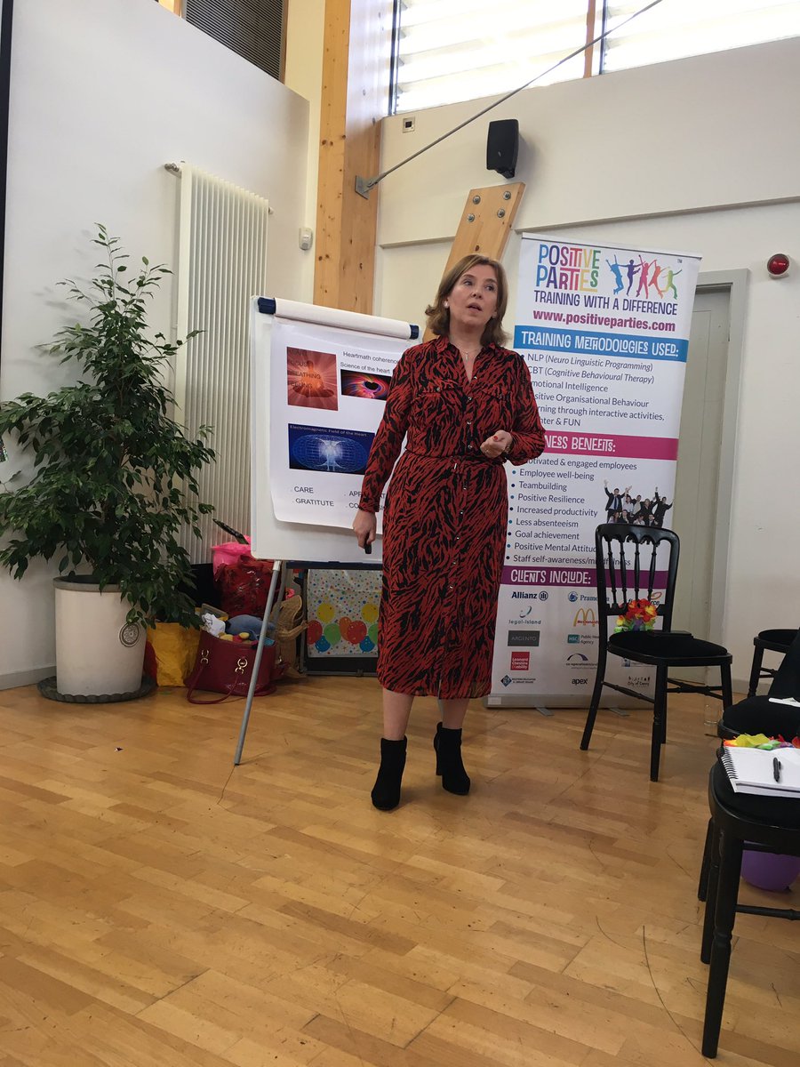 HappierAtWorkHQ's tweet photo. “Your why needs to be bigger than your knock-down” @MaureenMcCowen at #breakthroughbrands #changeyourmindchangeyourlife https://t.co/XV9RnteweQ