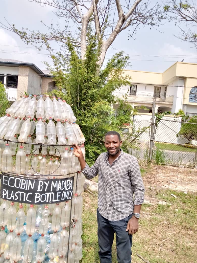 Madiba20161's tweet photo. LE MESSAGE PASSE

Madiba&amp;Nature inspire le changement positif au Cameroun
Nous sommes ravie de pouvoir inspirer tout un continent!
Vous aussi jetez vos bouteilles plastiques dans nos #Ecobin et contribuez ainsi à préserver la planète
Westanheretobuild
#The_Ecobin_Is_In_The_Place https://t.co/6y4gMfx2WW