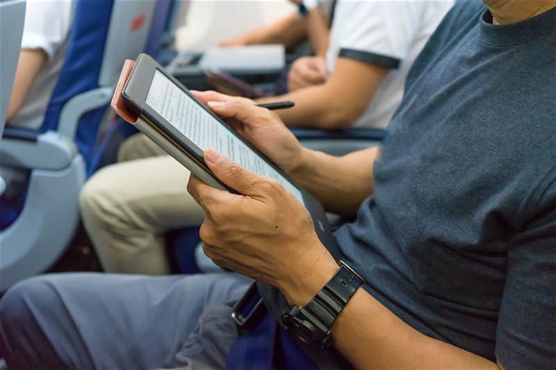 lonelyplanet's tweet photo. How to survive the middle seat on a flight – https://t.co/4gA9Cv6y7f https://t.co/KR3Luvl8ur