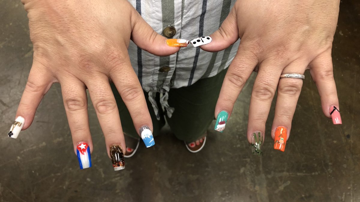 CutlerRidgeLAZ's tweet photo. As Cuban As A Nail Set Can Get🤣🤣🇨🇺 #ChicaStyle https://t.co/D3q95jpsEz