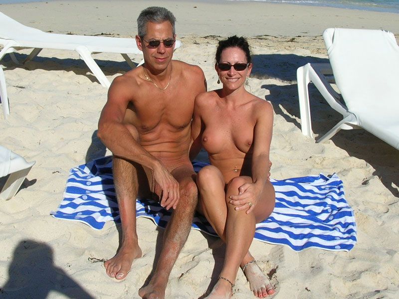 NuEtHeureux's tweet photo. Top reasons you should vacation at a #nudist resort at least once https://t.co/aFNH6rAspB #naturism #nudism #NudeAndHappy #LivingNaked #ToBeNakedIsNormal #NormalisingNaturism https://t.co/Z3FdDp0y1G
