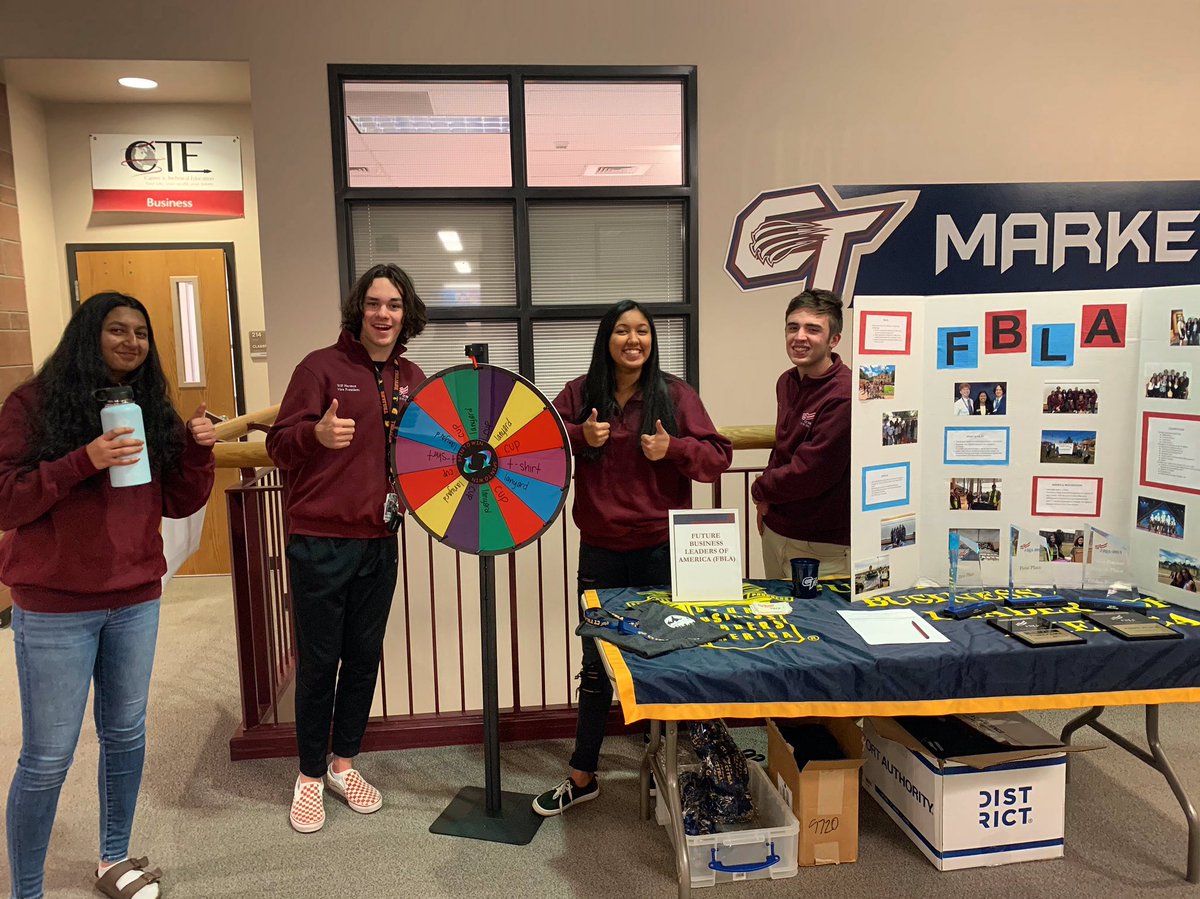 CTHSFBLA's tweet photo. FBLA had a great time at the incoming 9th grade night! We can’t wait to see what amazing things happen this year and next!! #freshmannight #cthsfbla #recruitment #opportunityawaits https://t.co/odFpO5YEui