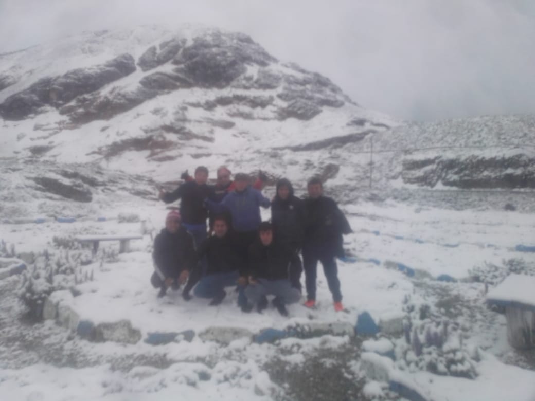 IPCONSAC's tweet photo. "El éxito en la vida no se encuentra en vencer, sino en no darse por vencido nunca"
Trabajando a 4,750 msnm en plena Cordillera de los Andes Peruanos.
#SomosIpconsac #HombresConTempleDeAcero #ProyectoRaura https://t.co/EuML0T6c6M