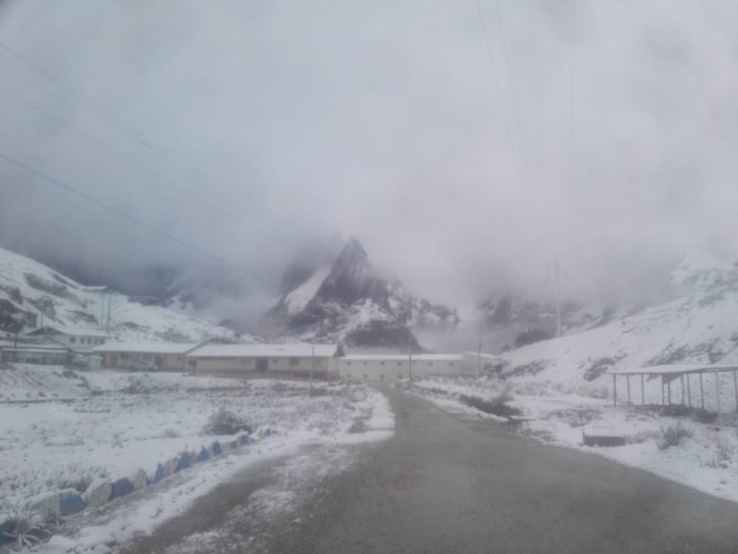 IPCONSAC's tweet photo. "El éxito en la vida no se encuentra en vencer, sino en no darse por vencido nunca"
Trabajando a 4,750 msnm en plena Cordillera de los Andes Peruanos.
#SomosIpconsac #HombresConTempleDeAcero #ProyectoRaura https://t.co/EuML0T6c6M