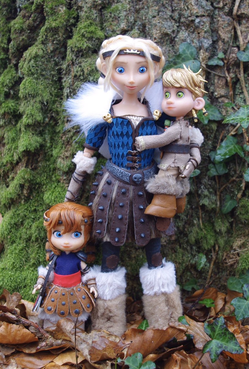 raflovestuffs's tweet photo. @DeanDeBlois @KevanShorey @AmericaFerrera @BaruchelNDG @DonaldReignoux @HTTYDragon @Dreamworks @CressidaCowell The HTTYD Franchise is done and so are my Haddock Family. Thank you so much for your work on it guys! It will always inspire me :) #httyd #astridhofferson #haddockfamily https://t.co/vKMywAxiwl