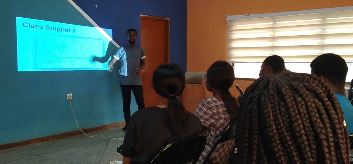 y_noraa7's tweet image. #pythonHo 
Awesome first meet meetup in Ho.
#python