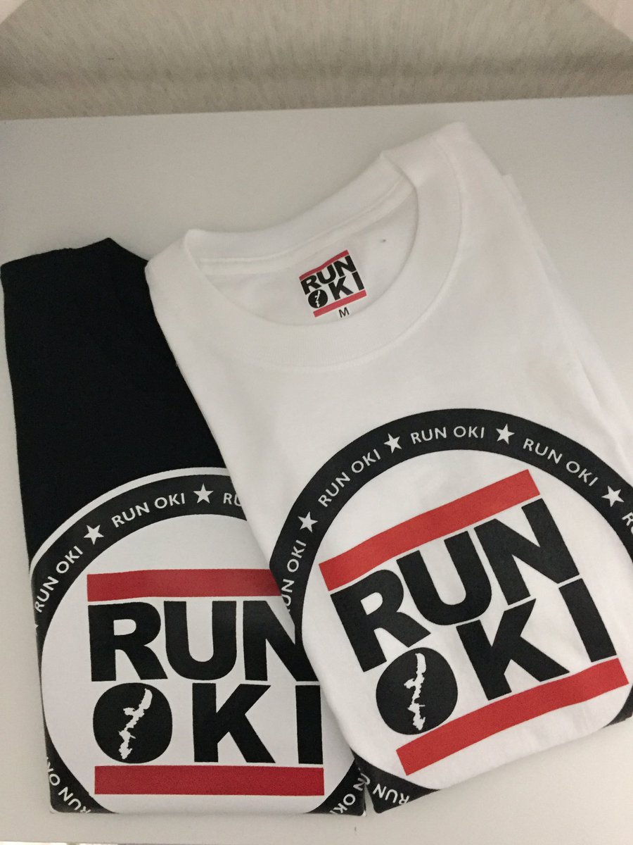 N25323501N's tweet photo. RUN DMC - Walk This Way (Video) ft. Aerosmith https://t.co/vuNnhqbwYX @YouTubeより
アメリカンビレッジ内にある 
#RUNOKI 本店は多種多彩な
Tシャツがあり沖縄のお土産に
最適！80年代一斉を風靡した
この曲が頭に浮かんできた！ https://t.co/xHg9mCoJGJ