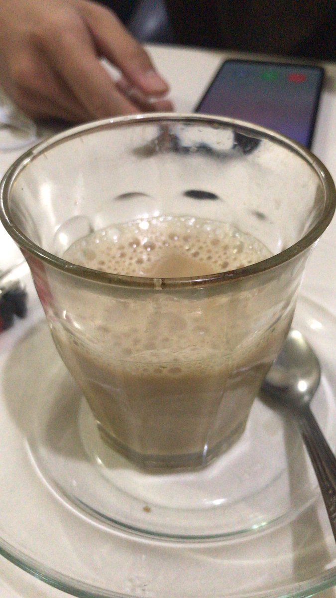 ds_fadly's tweet photo. Sanger adalah minuman campuran kopi hitam, susu kental dan gula. Tak semua para pembuat minuman kopi bisa membuat sanger, karena untuk membuat sanger takaran kopi, susu kental dan gula harus pas.
#coffeeaceh https://t.co/ogIUqeQ9j9