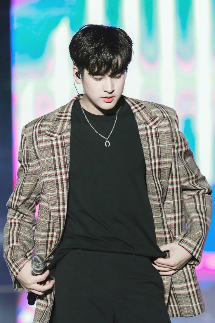 Tranthithaoyen's tweet photo. Jung Chanwoo phải luôn luôn hạnh phúc nhé . Vất vả thế đủ rồi , từ này phải được hưởng những điều tốt đẹp nhất và thật thành công với đam mê của mình nhaaa 💙 Cảm ơn vì tất cả  
iKONICs luôn ở đây ❤
#PreciousChanwooDay https://t.co/2lffiQyI7R