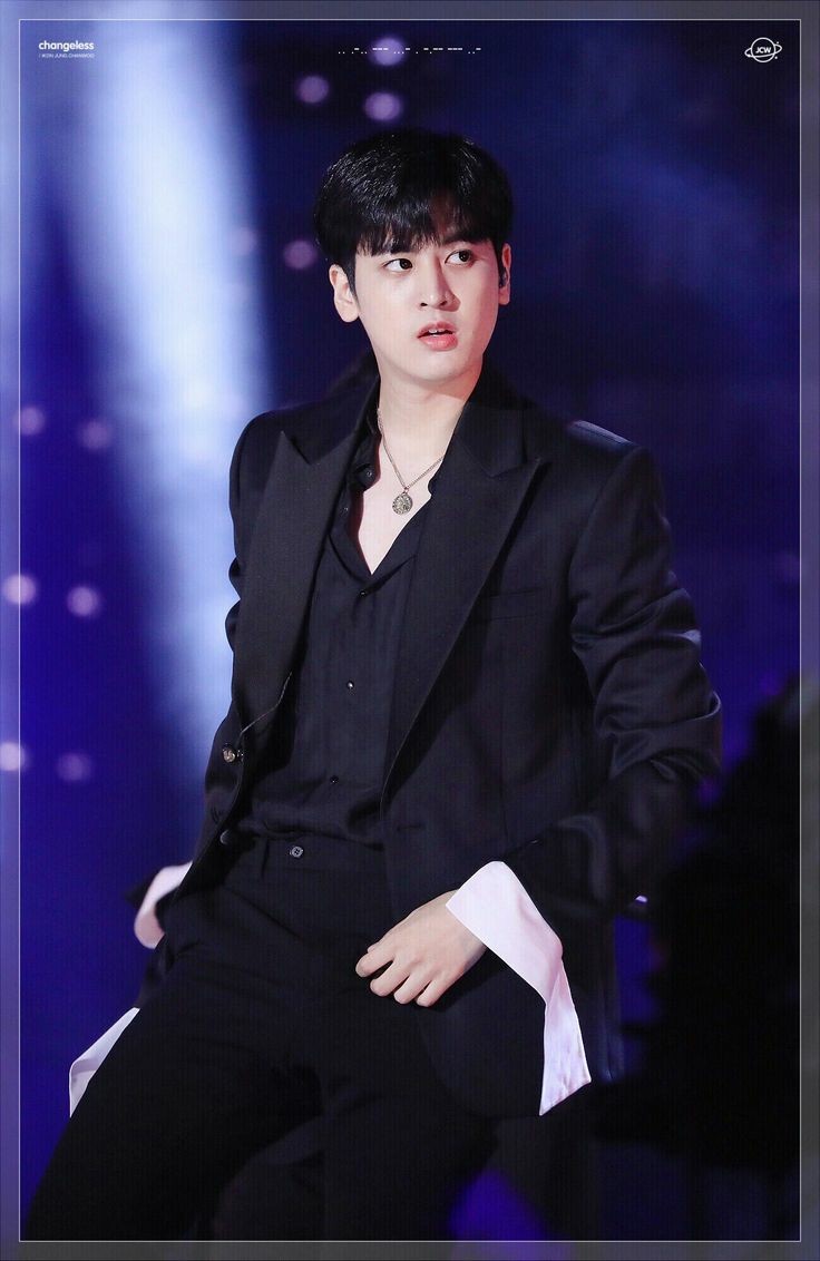 Tranthithaoyen's tweet photo. Jung Chanwoo phải luôn luôn hạnh phúc nhé . Vất vả thế đủ rồi , từ này phải được hưởng những điều tốt đẹp nhất và thật thành công với đam mê của mình nhaaa 💙 Cảm ơn vì tất cả  
iKONICs luôn ở đây ❤
#PreciousChanwooDay https://t.co/2lffiQyI7R