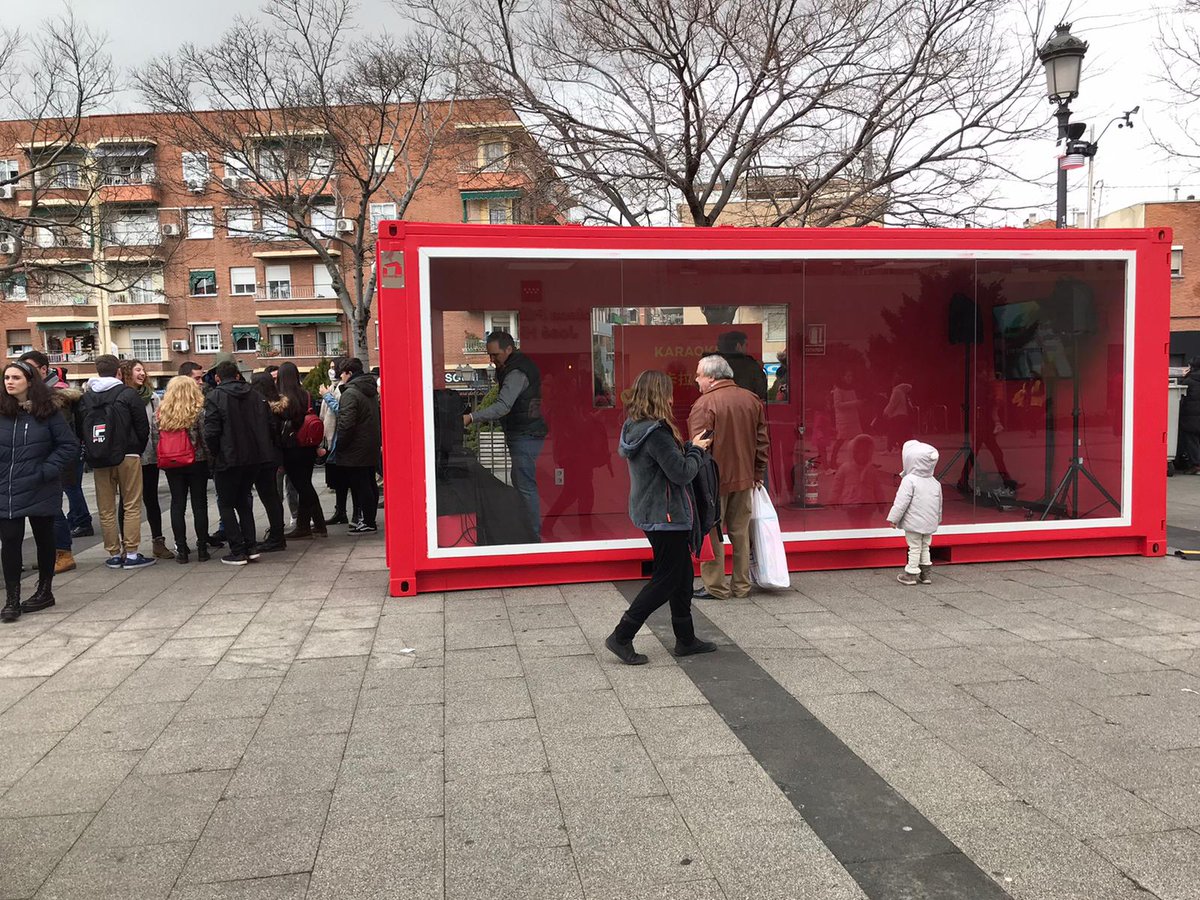 StreetBoxCo's tweet image. #AnoNuevoChino en #Usera y nosotros con él, Feliz Año Nuevo Chino!