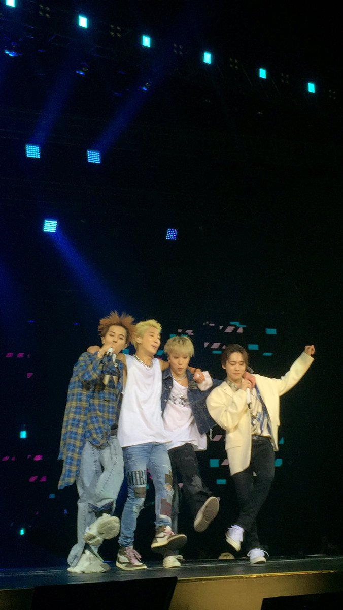 AM1NOACID's tweet photo. Best boys!! Thank u so much for making me happy!! #WinnerCrossTourinManila https://t.co/qmFoQ5oEl0