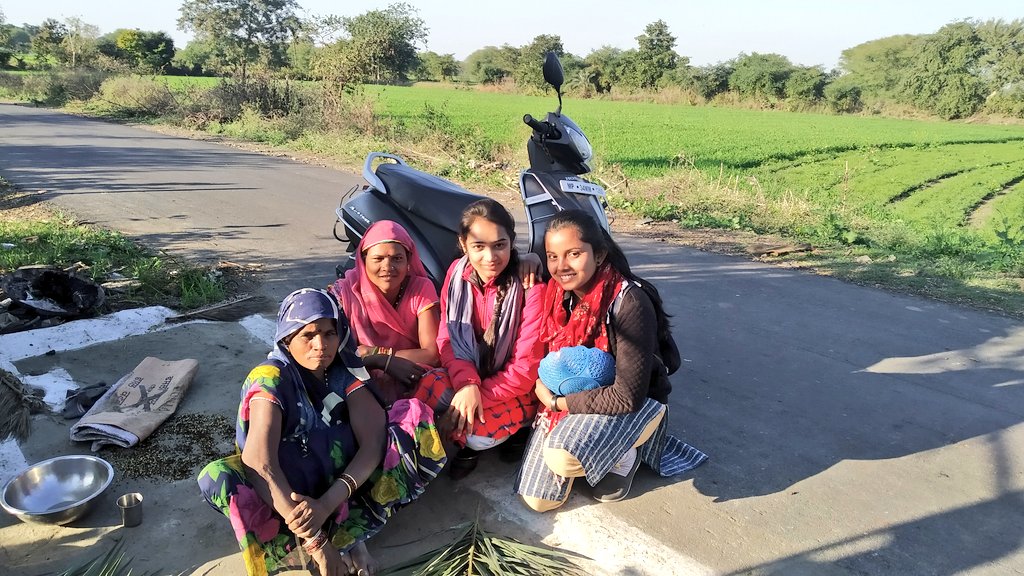 GFsaumya's tweet photo. Exploring the village life at #AspirationalDistrict damoh while ensuring no child to be left to get the main stream of education. 

Meanwhile, I felt overwhelmed while getting the blessing from community members. 
@vkteet @thegfprogram @NITIAayog @Manmohan4Peace 
@PiramalFdn https://t.co/8KcLa6vGKB